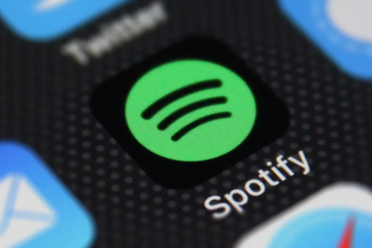 Denda Fantastis Pembajak Lagu Spotify